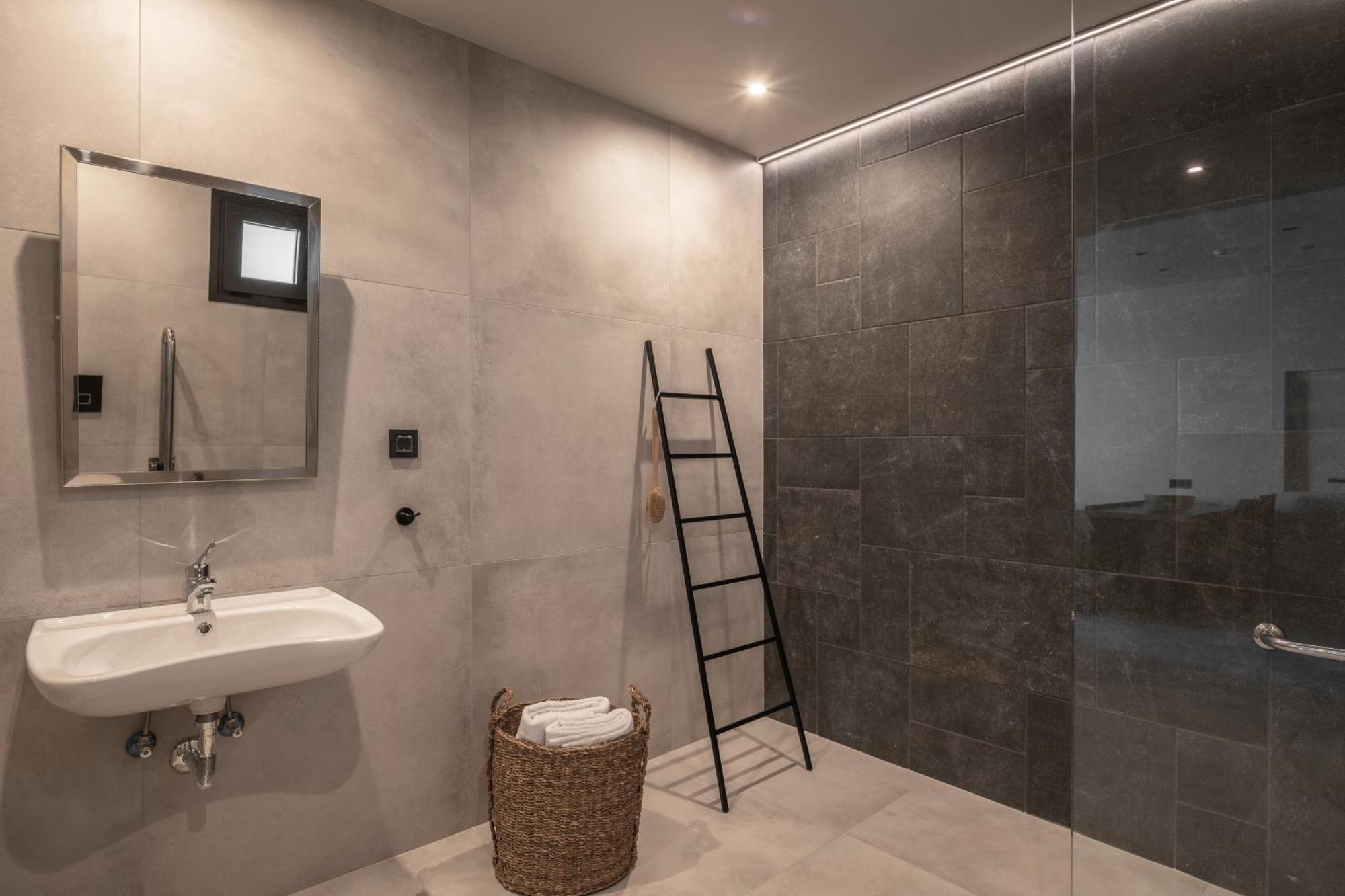 Aku Suites With Private Pools Сталида Номер фото